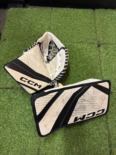 Youth CCM YTFlex 3 Goalie Glove & Blocker Regular (Used)