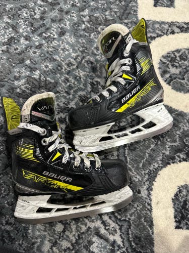 2023 Bauer Vapor X4 Hockey Skates Regular Width 13 (Used)