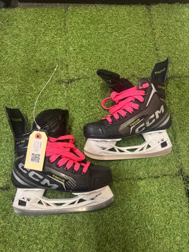 Junior CCM Tacks XF 70 Hockey Skates Size 2.5 | CCM Regular Fit (Used)