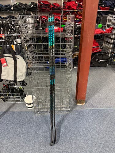 Intermediate Bauer Twitch Left Hand Hockey Stick P28 65 Flex (New) 3 pack