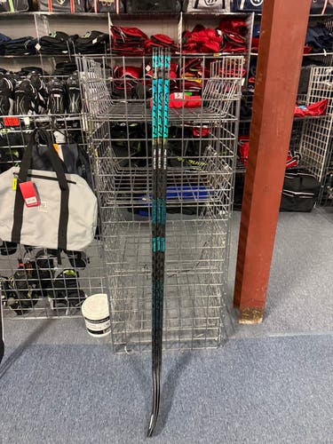 Intermediate Bauer Twitch Left Hand Hockey Stick P92 65 Flex (New) 3 pack