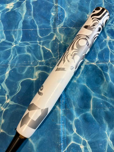 2023 DeMarini Whisper Composite Bat (-10) Composite 23 oz 33" (Used)