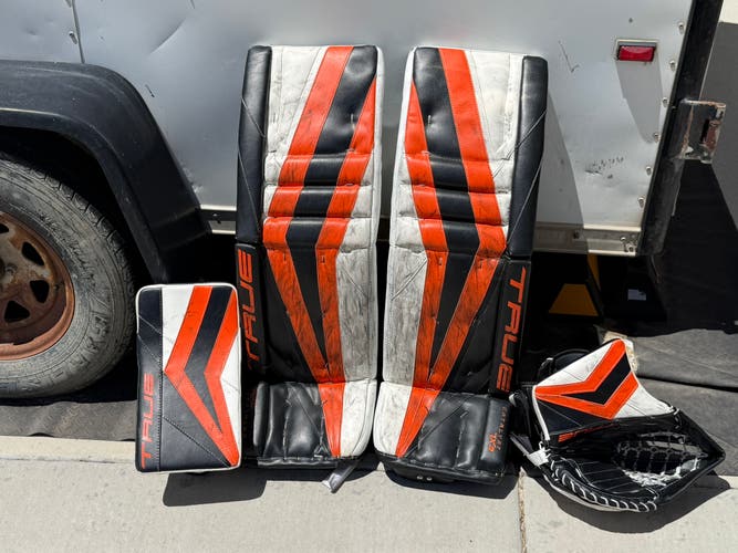 35" True Catalyst 7X3 Regular Goalie Full Set (Used)