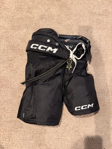 Junior Large CCM Tacks AS-V Hockey Pants (Used)