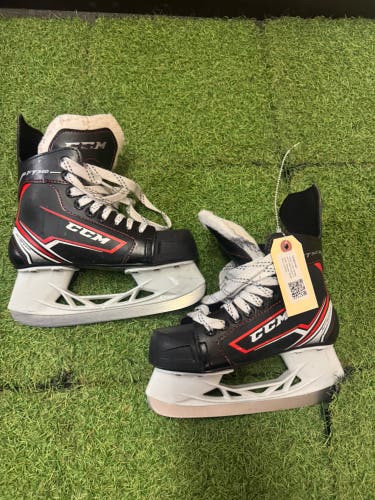 Junior CCM JetSpeed FT340 Hockey Skates Regular Width Size 2 (Used)