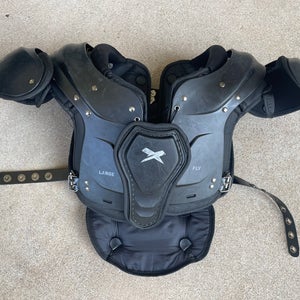Large Youth Xenith Fly Shoulder Pads (Used)