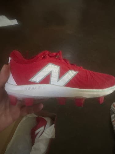 Fuelcell fuse v4 Red Women's Size M 5.0 (W 6.0) New Balance Low Top Molded Cleats (New)