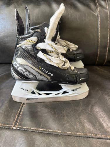 CCM AS-V Hockey Skates Regular Width 13.5