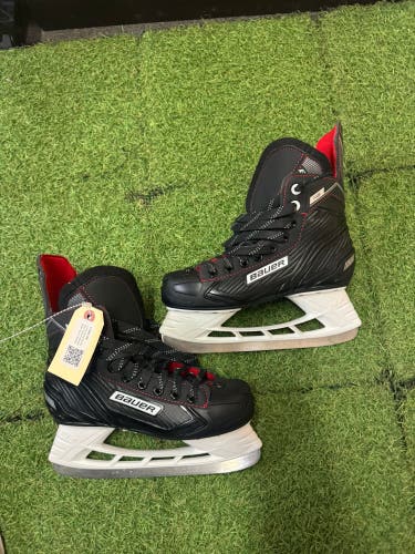 Junior Bauer NS Hockey Skates Regular Width Size 4 (Used)