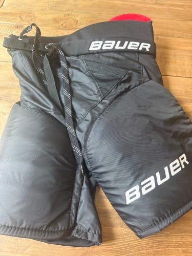 Men's Junior Medium Bauer Hockey Pants (Used)