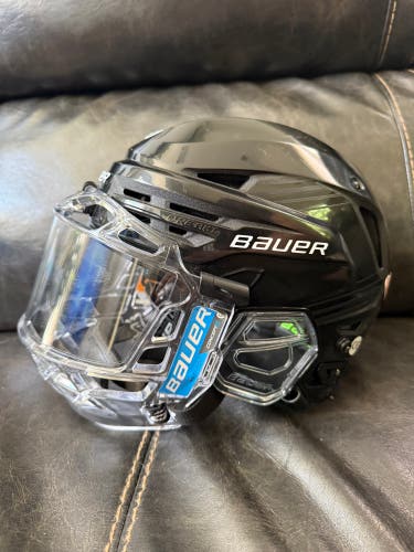 Small Bauer Re-Akt 85 Helmet (Used)