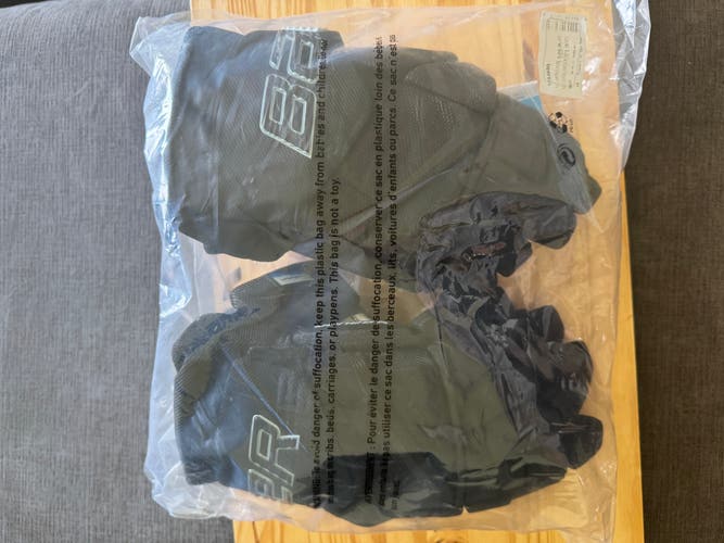 Bauer Vapor Flylite Gloves 14" (New)