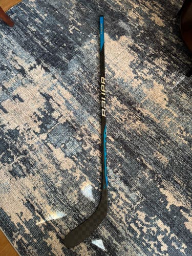Used Right Hand Junior Bauer Nexus Sync 
Hockey Stick P28 50 Flex