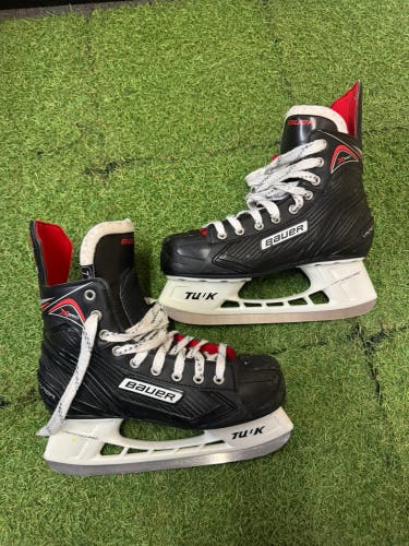 Senior Bauer Vapor X350 Hockey Skates Regular Width 7 (Used)