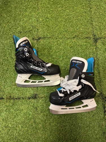 Youth Bauer XLP Hockey Skates Regular Width 11 (New)