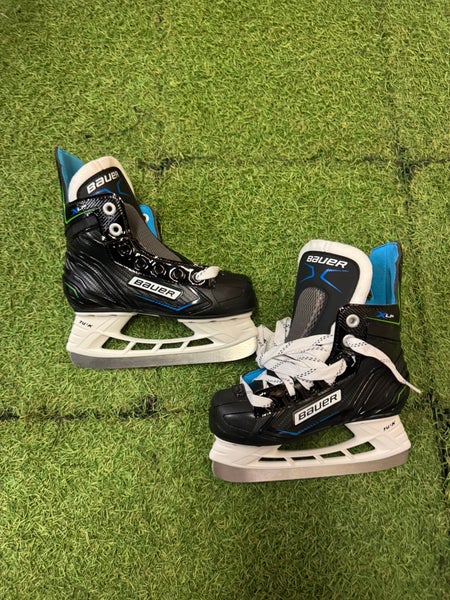 Youth Bauer XLP Hockey Skates Regular Width 11 (New)