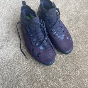 Unisex Size M 9.5 (W 10.5) Under Armour Spotlight MC Low Top (Used)