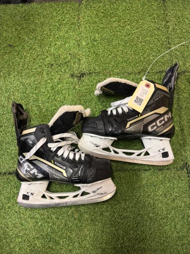 Intermediate CCM Tacks AS-570 Hockey Skates Size 4 | CCM Wide Fit (Used)