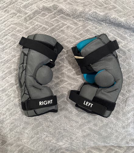 Medium Youth Nike Vapor Arm Pads (Used)