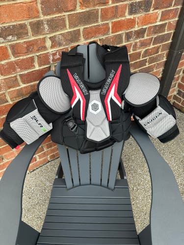 Small / Medium Vaughn SLR3 Goalie Chest Protector (Used)