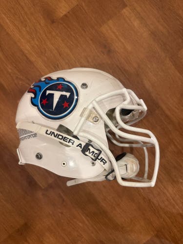 White Youth Small Schutt Vengeance A11 Helmet (Used)