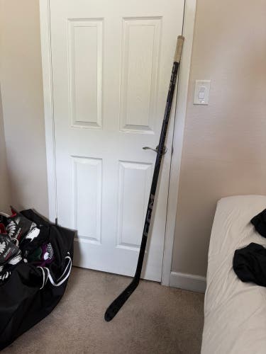Intermediate CCM Ribcor Trigger 9 Pro Right Handed Hockey Stick P28 55 Flex (Like New)