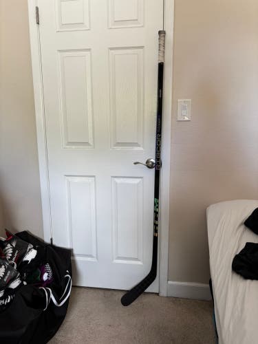 Senior CCM Ribcor Trigger 9 Right Handed Hockey Stick P29 70 Flex (like new)