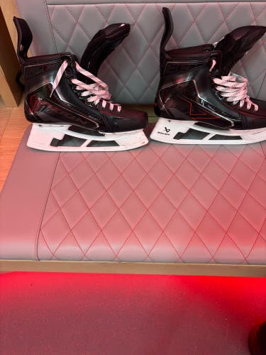 CCM Vizion Hockey Skates Regular Width 9.5
