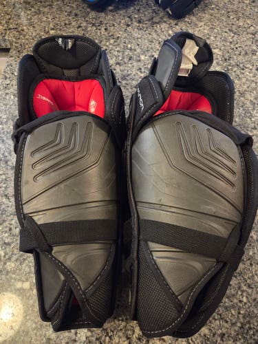 Senior Bauer Vapor X900 Lite 14" Shin Pads (Used)