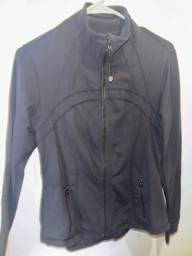Black Women's Size 12 Lululemon Jacket (Used)