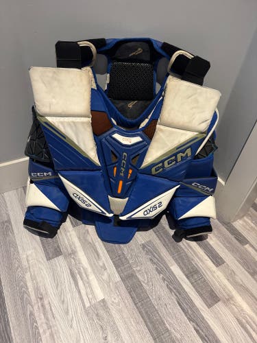 Medium CCM Axis 2 Goalie Chest Protector (Used)