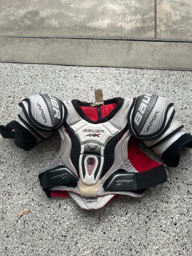 Men's Medium Senior Bauer Vapor APX Shoulder Pads (Used)
