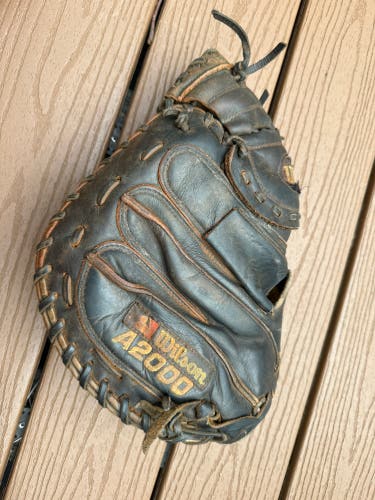 Wilson A2000 RH Baseball Glove 33.5" (Used)