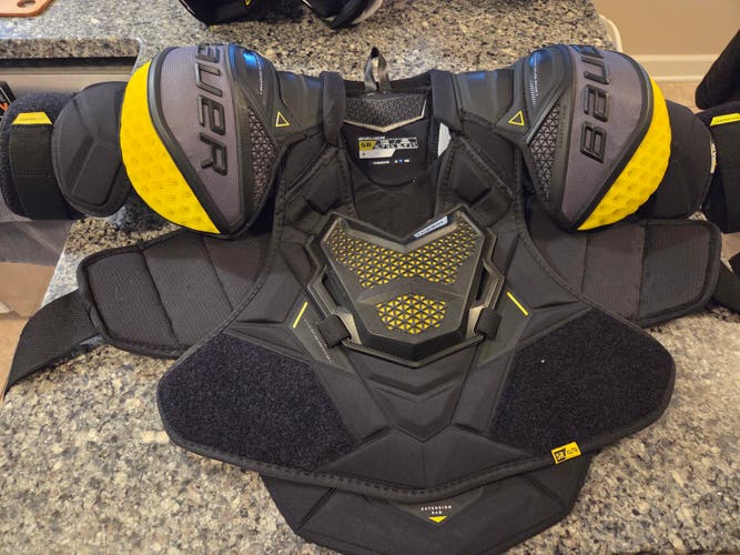 XL Senior Bauer Supreme Ultrasonic Shoulder Pads (Used)