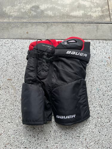 Senior Small Bauer Vapor APX Hockey Pants (Used)