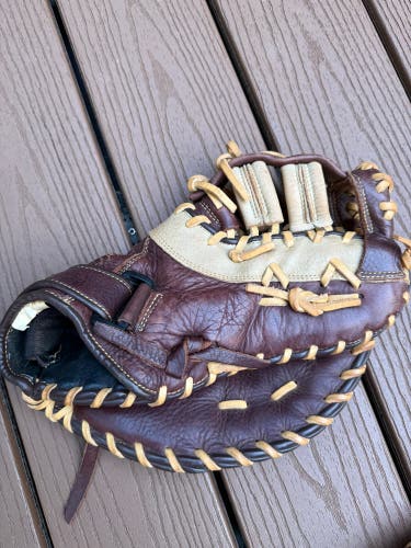 Mizuno GXF90B2 Franchise RHT First Base Baseball Glove 12.5" (Used)