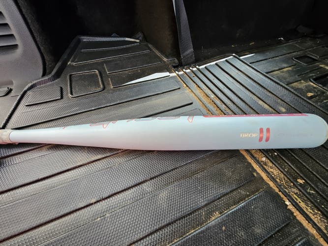 Easton Ghost Unlimited Composite Bat (-11) 19 oz 30" (Used)