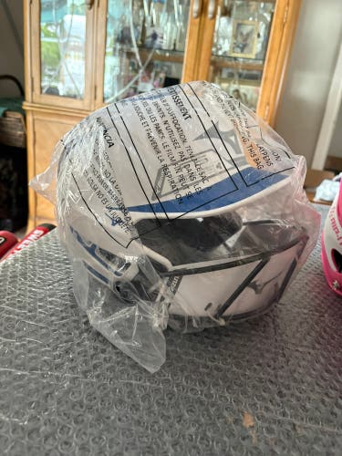 One Size Fits All Mizuno F6 Batting Helmet (New)