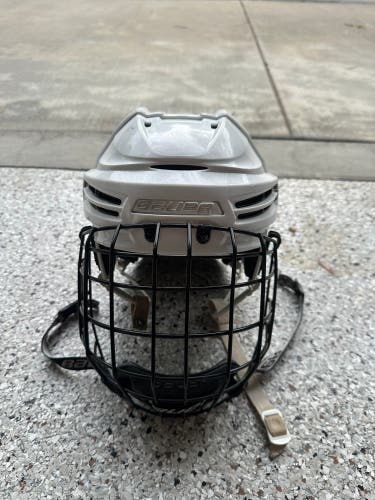 Large Bauer Re-Akt 100 Helmet (Used)