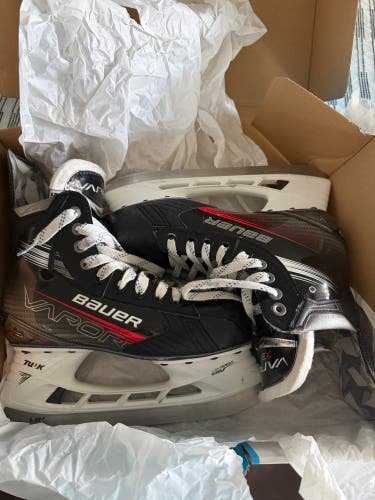 Black 2022 Bauer Vapor X3 Hockey Skates Extra Wide Width Size 5.5 (Used)