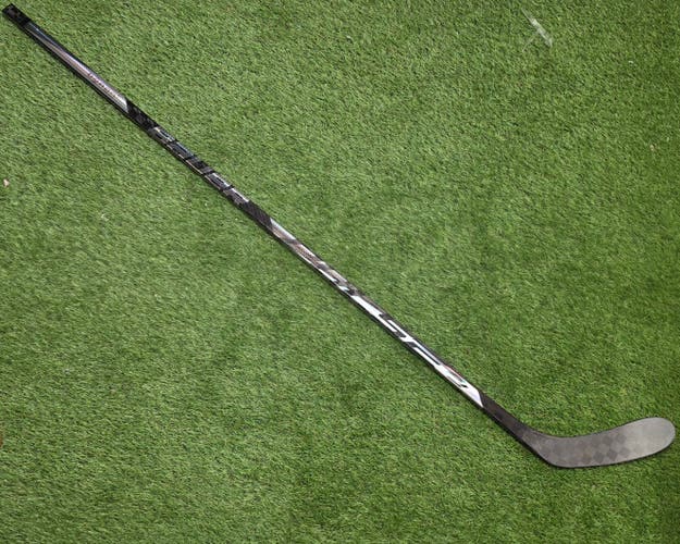 Unreleased-Senior Bauer Pulse 2 Left Hand Hockey Stick P28 77 Flex Pro Stock (New)-260725-01