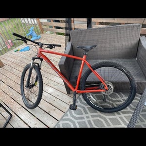 Specialized Stumpjumper Mountain Bike (Used)