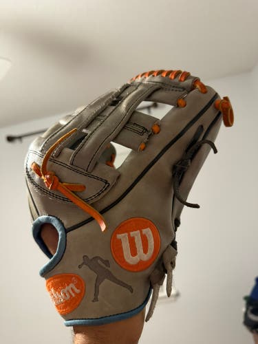 Used Wilson DW5 A2K RH Infield Baseball Glove 11.75"