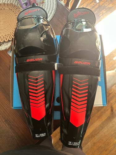 Intermediate Bauer Lil Sport 13" Shin Pads (Used)
