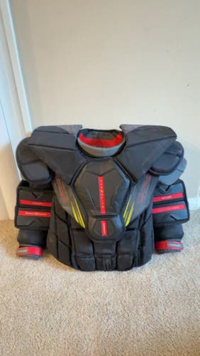 XS Bauer Vapor Hyperlite 2 Goalie Chest Protector (Used)
