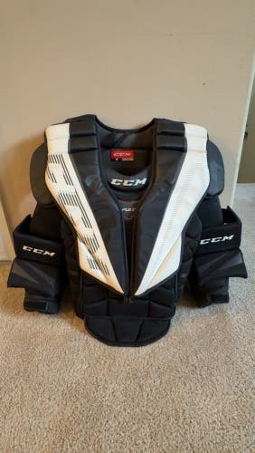 Medium CCM EFlex 5.9 Goalie Chest Protector (Used)