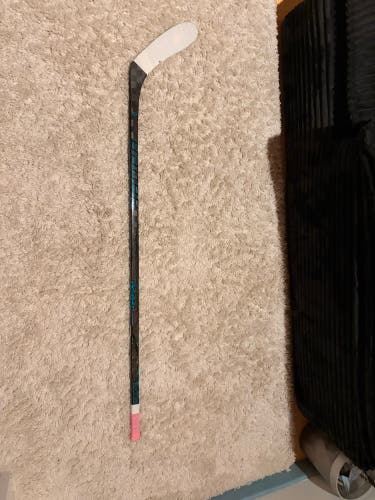 Junior Bauer Twitch Right Handed Hockey Stick P28 50 Flex (Used)