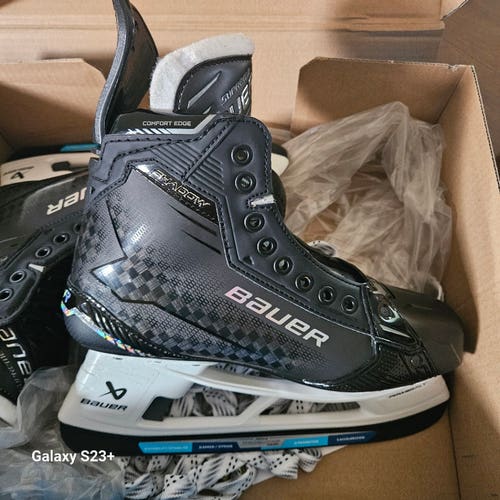 Black Bauer Supreme Shadow Hockey Skates 8.5 (New)