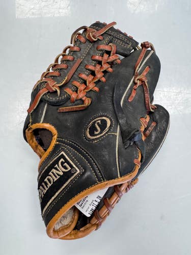 Used Spalding 188335 BB/SB Glove RH Throw Black 11 1/2" 11860-S000312958