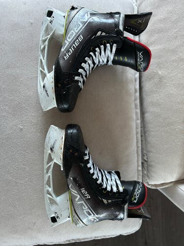 2021 Bauer Vapor Hyperlite Hockey Skates 8.5 (Used)